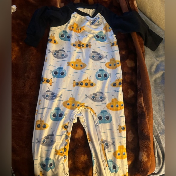 Submarine one piece rhomper - Picture 3 of 3